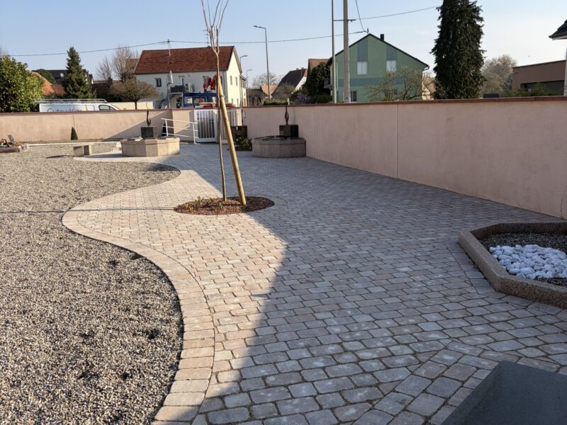 Jardin du souvenir Nambsheim — aménagement paysager de 100 m² en granit