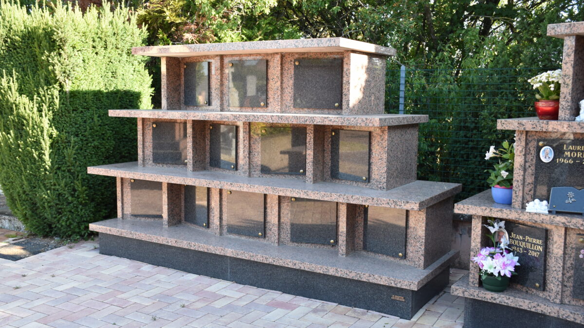 Columbarium en granit installé pour la commune de Wolfgantzen — vue 4
