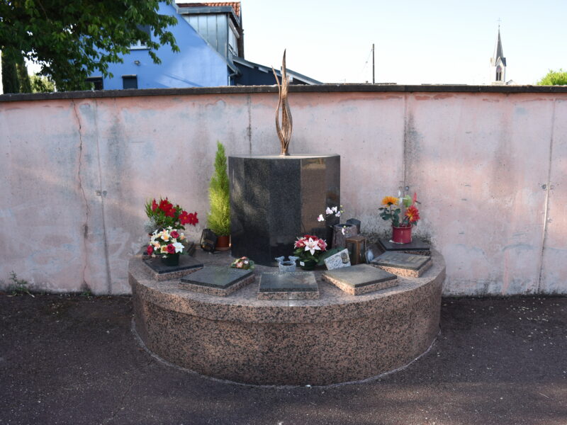 Columbarium en granit installé pour la commune de Wolfgantzen — vue 6